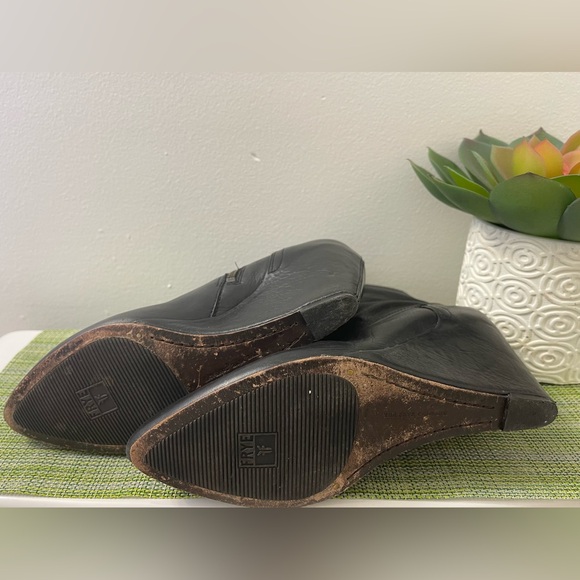 FRYE Regina Wedge Ankle Boot in Black Leather - Picture 4 of 6